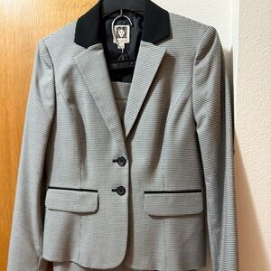 WOW POSHMARK an Authentic Anne Klein NWT 2 Piece Skirt Suit Houndstooth Design!!